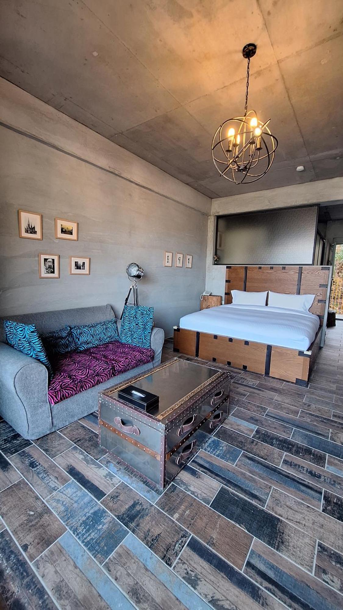 仁愛郷 Moose & Squirrel Bed & Breakfast エクステリア 写真