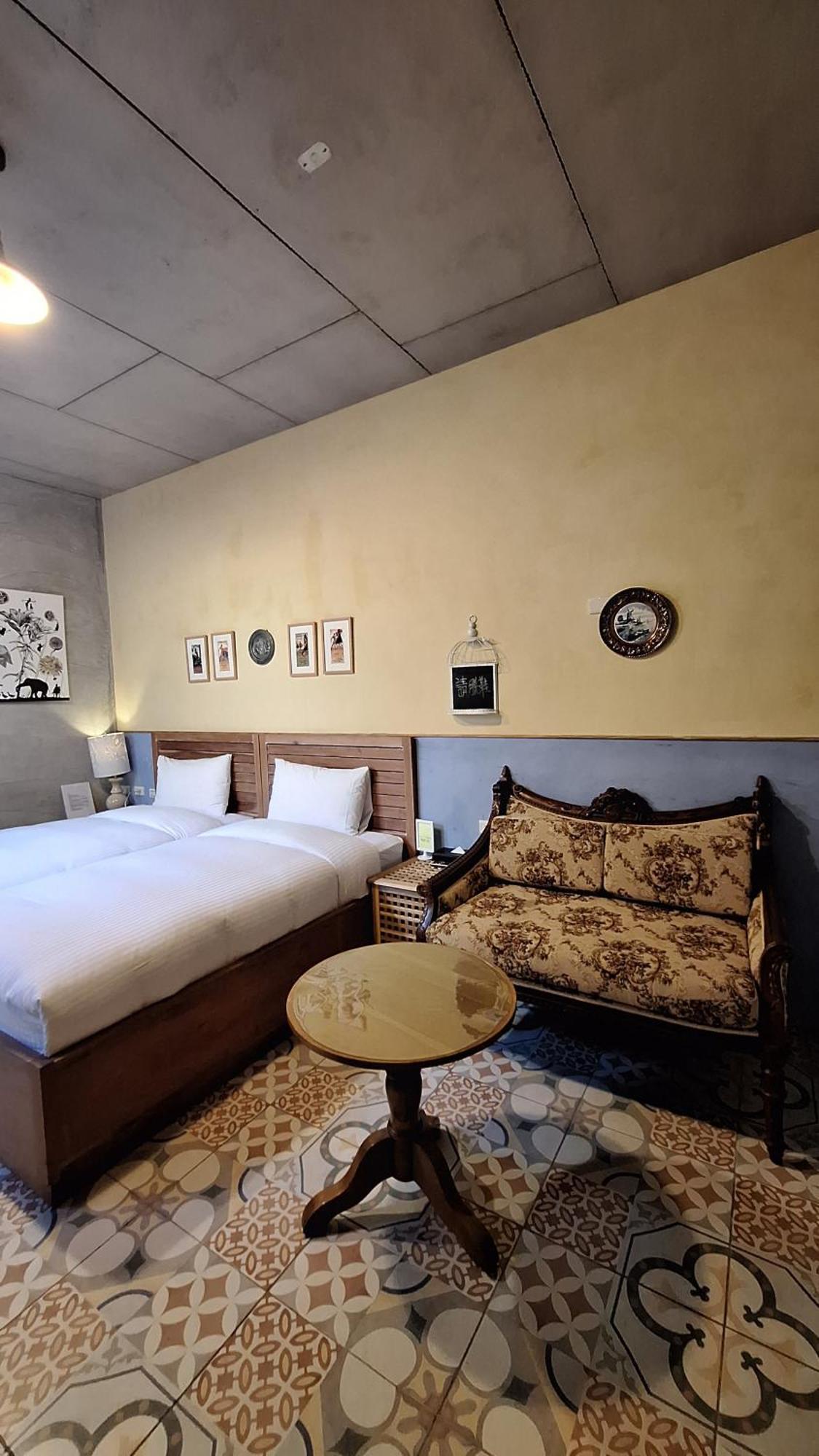 仁愛郷 Moose & Squirrel Bed & Breakfast エクステリア 写真