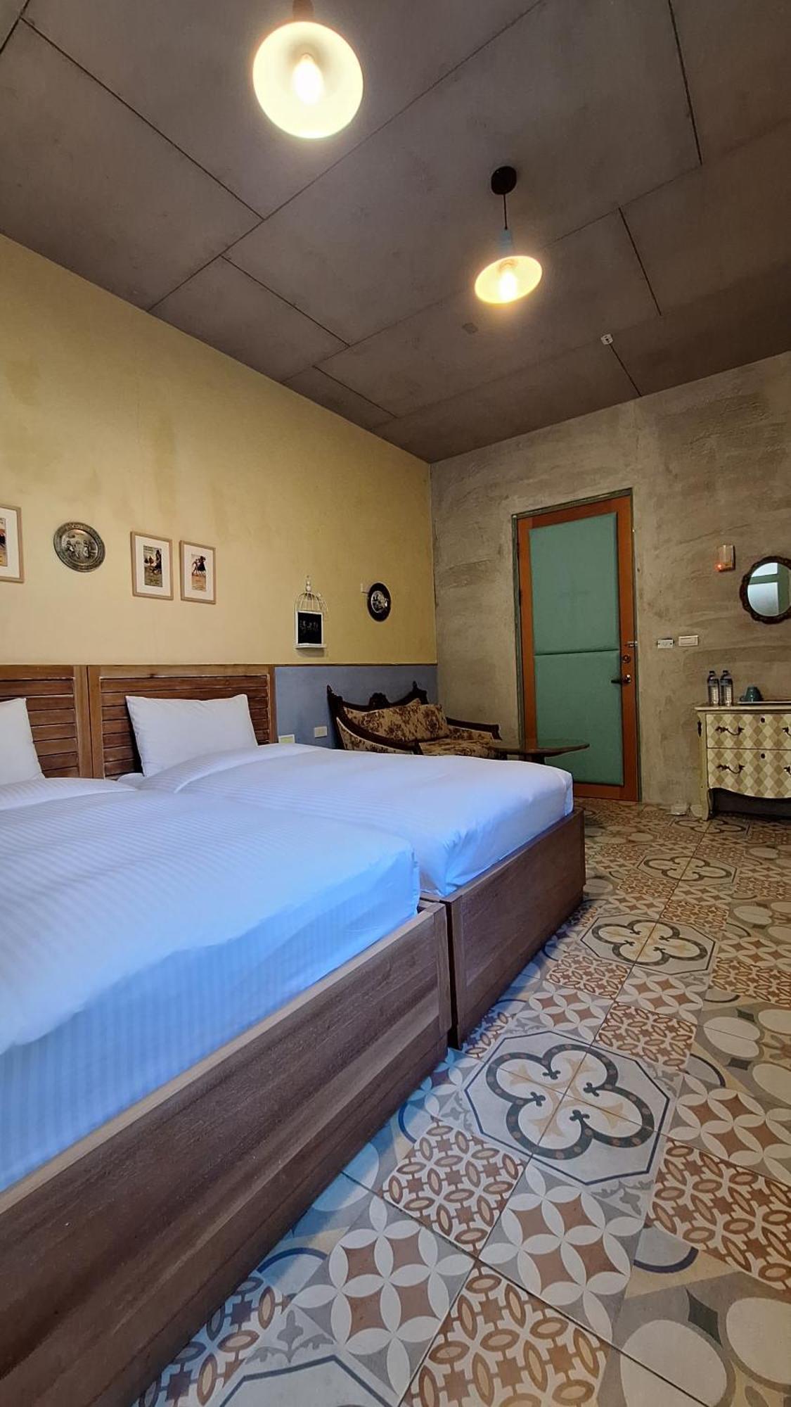 仁愛郷 Moose & Squirrel Bed & Breakfast エクステリア 写真